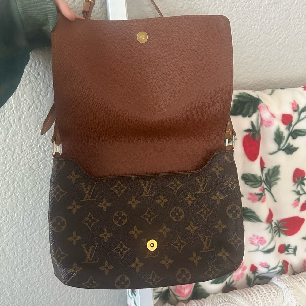 Louis Vuitton Monogram Musette Tango Bag - Picture 4 of 16